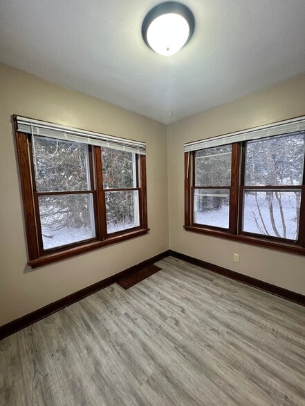 Building Photo - 715 Flieth St