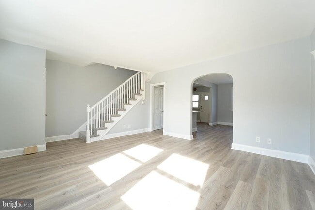 Building Photo - 809 Braeside Rd