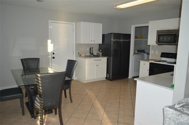 Building Photo - 2712 Lazy Oak Dr