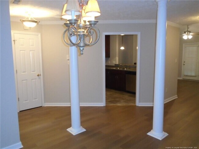 Building Photo - 322 Bubble Creek Ct