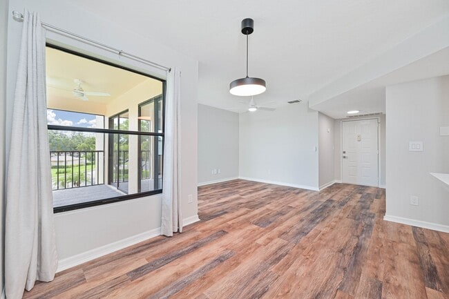 Building Photo - NOW AVAILABLE - Cozy Condo in Cross Creek - Golf Community!