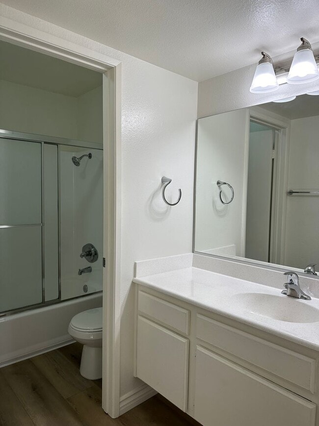 Building Photo - 812 - 2118-2120 S. Meridian LLC
