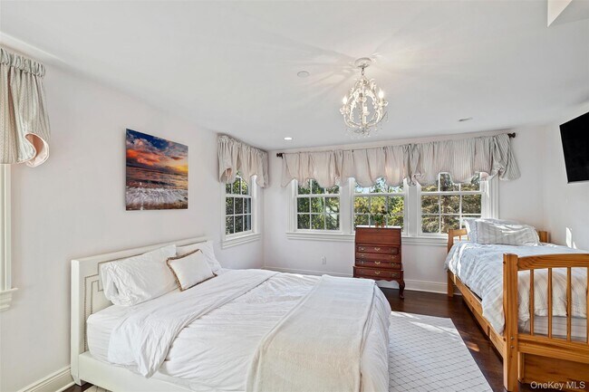 Building Photo - 12 Bishop Park Rd