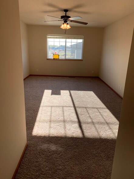 Building Photo - 9052 Tumbleweed Dr