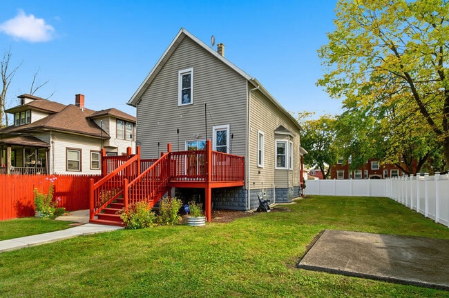 Building Photo - 11224 S Hermosa Ave