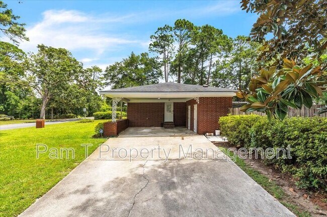 Building Photo - 2009 Bacon Park Dr