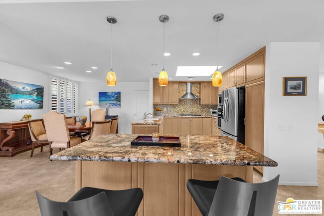 Building Photo - 10 Colgate Dr