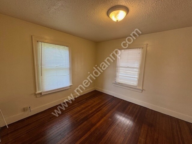 Building Photo - 1341 Home Ave