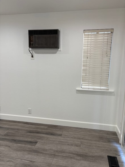 Building Photo - 502 Hope Terrace