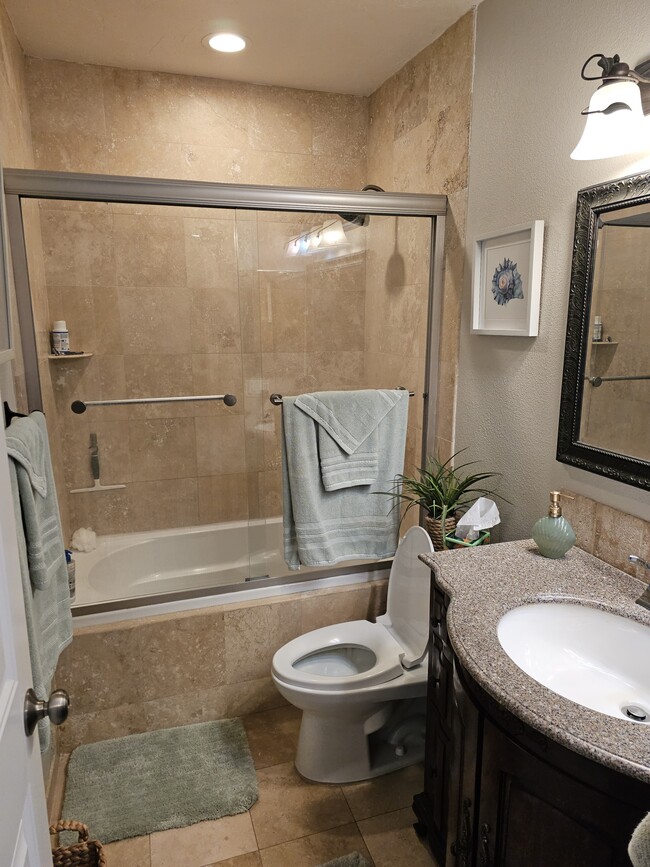 Building Photo - 853 Mola Vista Way