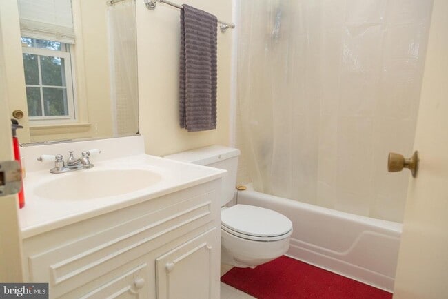 Building Photo - 500 Springvale Rd