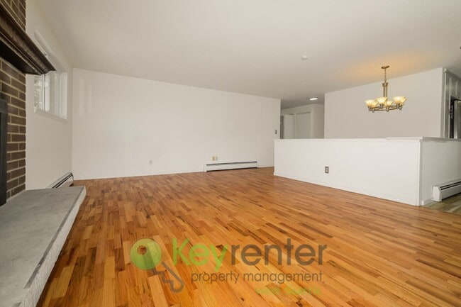 Building Photo - Versatile 5 Bedroom Retreat with Office and Outdoor Living in Burien