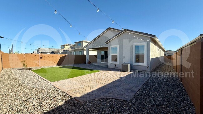 Building Photo - 40974 W Hillman Dr