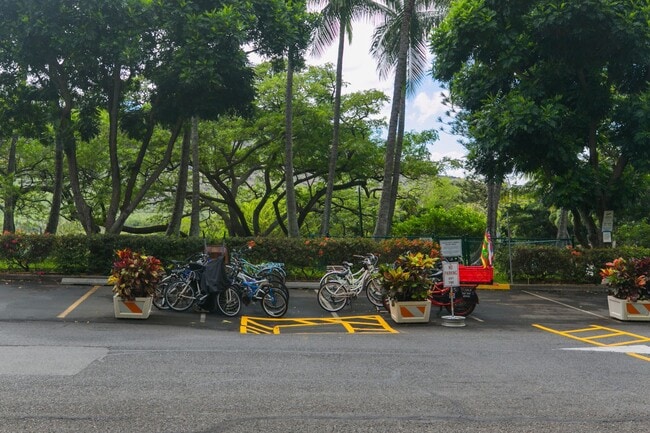 Building Photo - Makaha Valley Towers