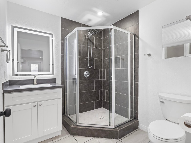 Building Photo - 8828 Chimineas Ave