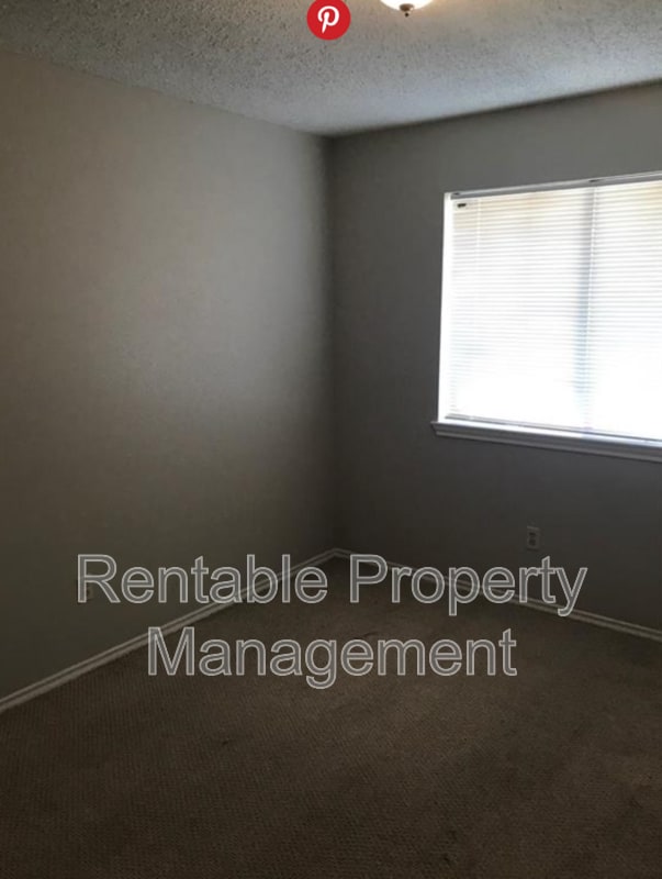 Building Photo - 15311 Appleridge Dr