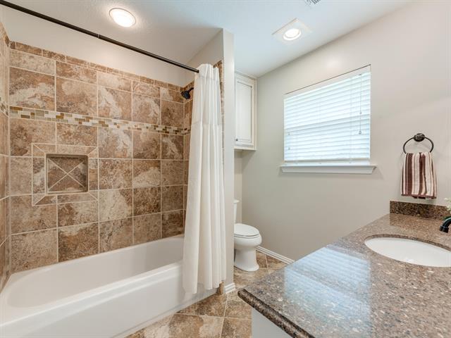 Building Photo - 250 Glenrose Ct