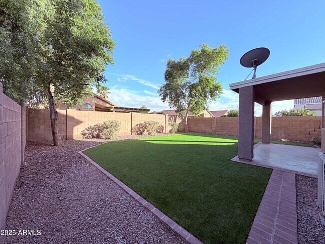 Building Photo - 37911 N Luke Ln