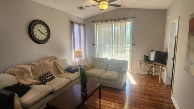 Building Photo - 476 River Oaks Dr