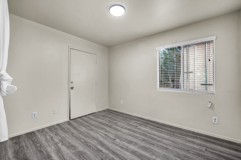 Building Photo - 5243 Huntington Dr N