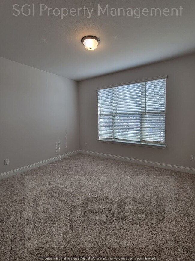 Building Photo - Incredible Brand New 6 Bedroom!!