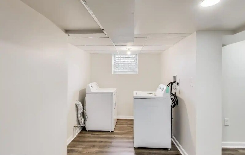 Building Photo - 1 Maple Ave