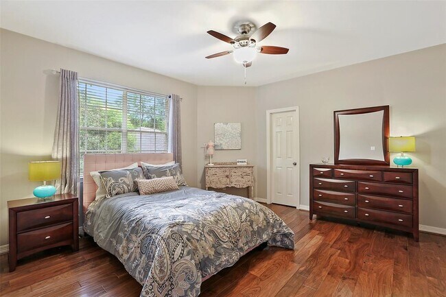 Building Photo - 71 Ivory Moon Pl