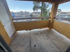 Building Photo - 6233 Ilanos Ln