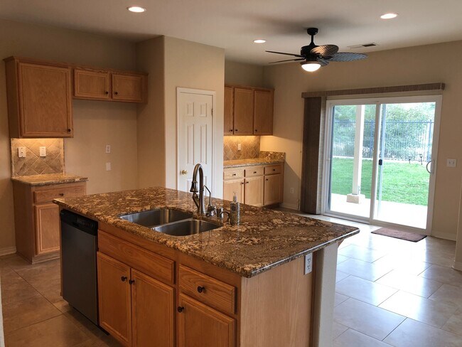 Building Photo - 4Bd/2.5 Ba Home with incredible views of Hubbert Lake! Call for details or to schedule showing!