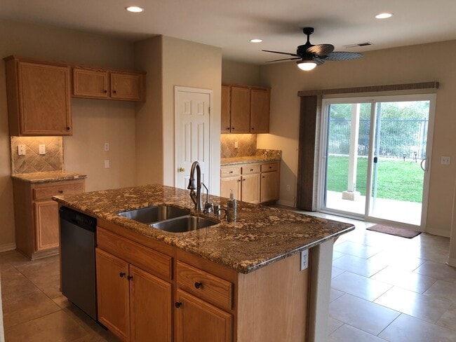 Building Photo - 4Bd/2.5 Ba Home with incredible views of Hubbert Lake!