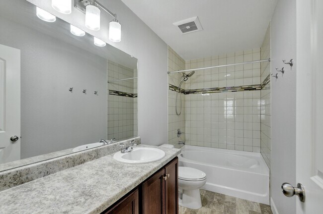 Building Photo - 8351 Longleaf Ln