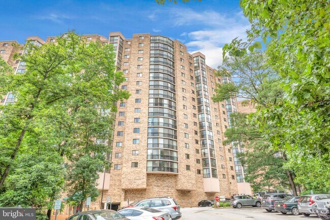 Building Photo - 5904 Mt Eagle Dr