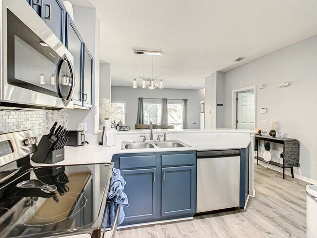 Building Photo - 4751 Ormond Beach Way