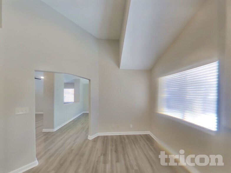 Building Photo - 274 Spring Hills Ln