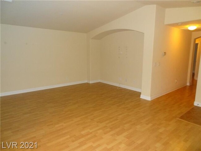 Building Photo - Wonderful 1 Story, 3 Bedroom Townhouse wit...