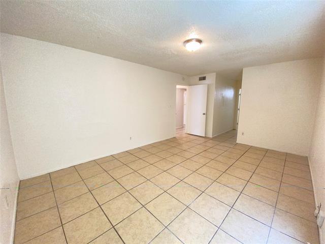 Building Photo - 6808 Trail Lake Dr