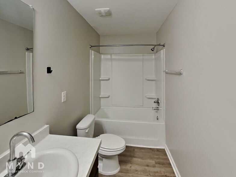 Building Photo - 117 Patriot Point Dr