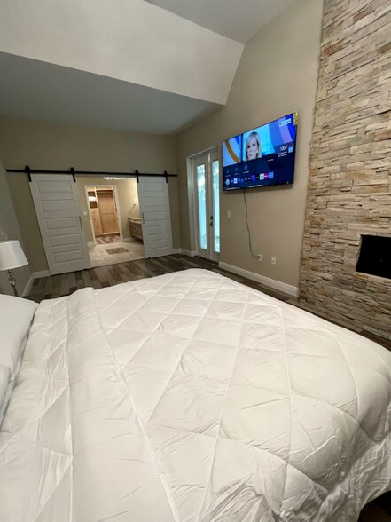 Building Photo - 415 4th Ave SW