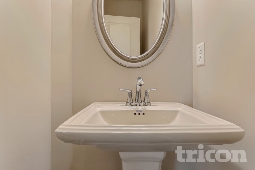Building Photo - 4431 Fulson Dr