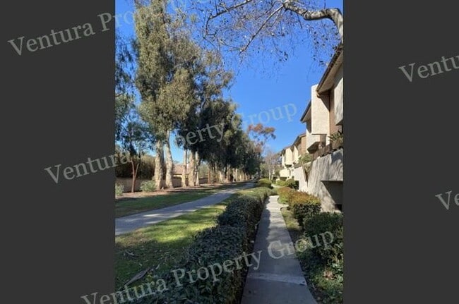 Building Photo - "COMING SOON - Spacious 2-Bed Townhouse in Ventura's Heart!"