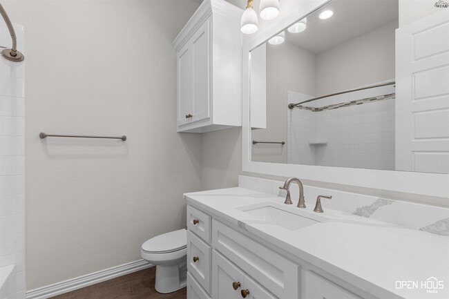 Building Photo - 5682 Blackstone Dr