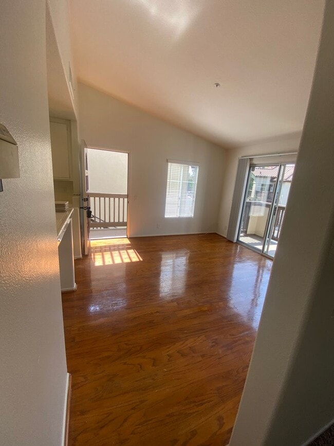 Building Photo - 1 Bedroom 1 Bathroom Available!