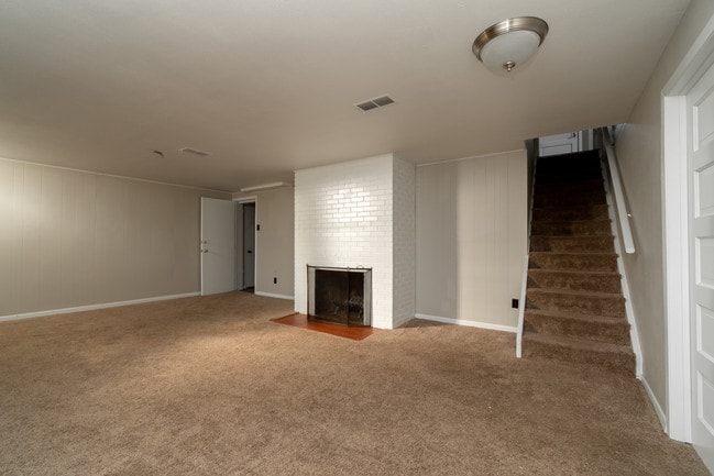 Building Photo - 603 W 18th St