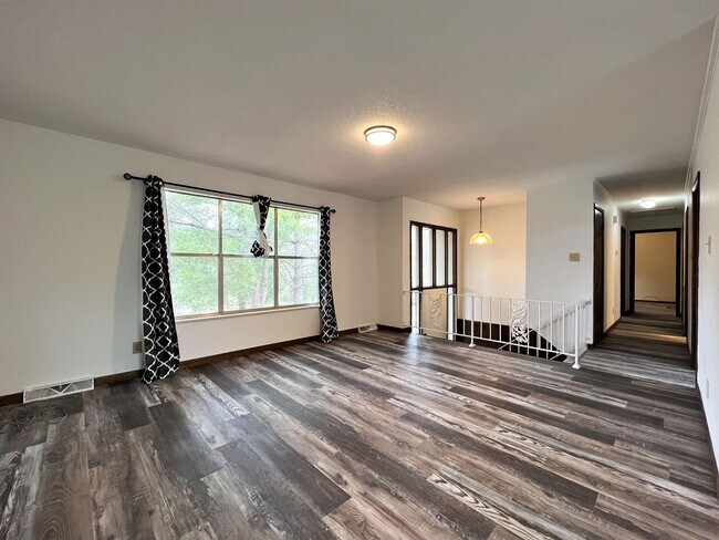 Building Photo - 11518 Midhurst Dr