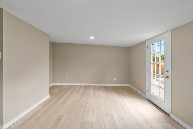Building Photo - Remodeled 3 Bedroom 2 Bath Home