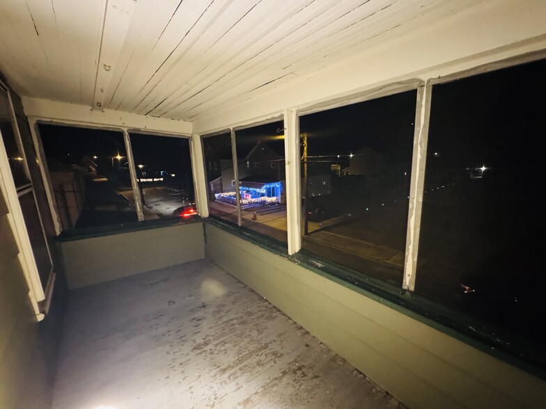 Building Photo - 195 D St