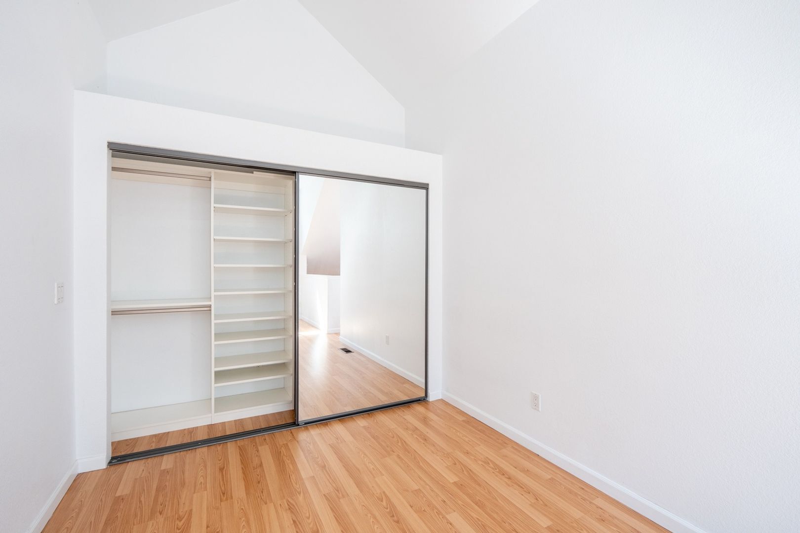 Building Photo - 4943 S Carson St