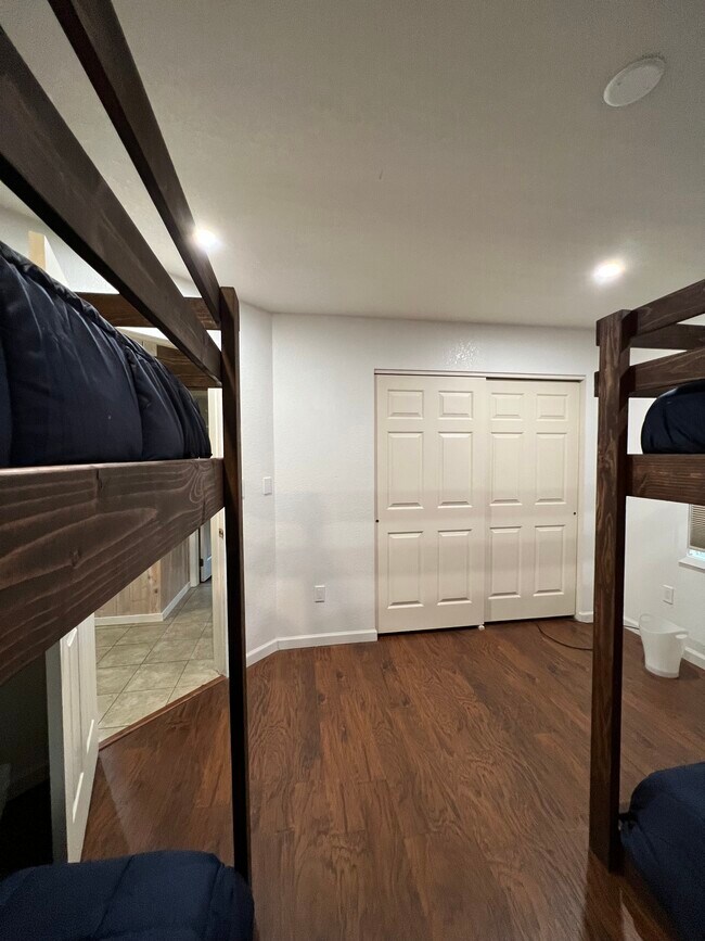 Building Photo - 151 Toftum Ln