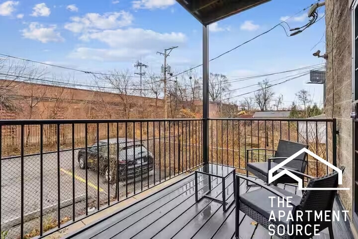 Building Photo - 3935 S Wells St