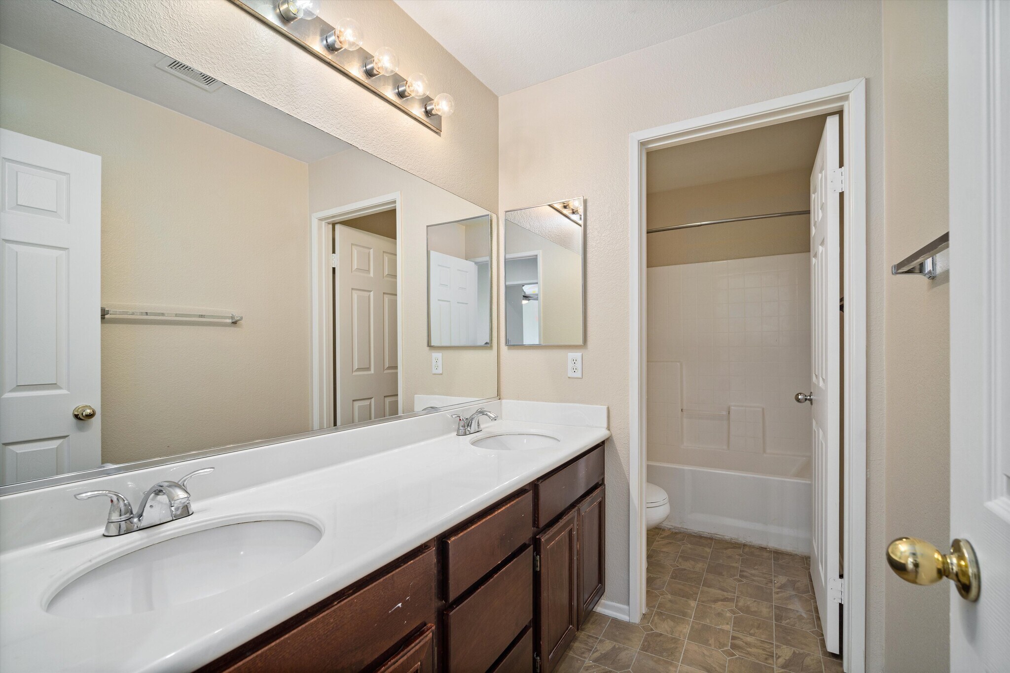 Building Photo - 26426 Mare Ln